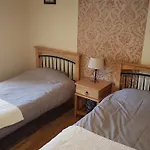 Sleeps 7 With Mezzanine 아파트