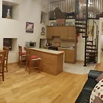 아파트 Sleeps 7 With Mezzanine 바나게르