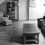 Sleeps 7 With Mezzanine 아파트 바나게르