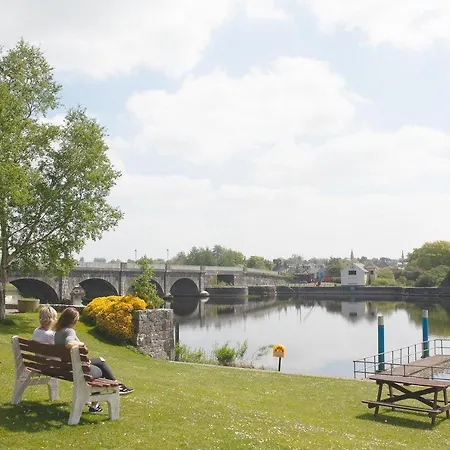 Sleeps 7 With Mezzanine Banagher