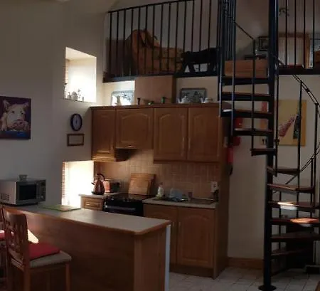 Sleeps 7 With Mezzanine Apartamento Banagher