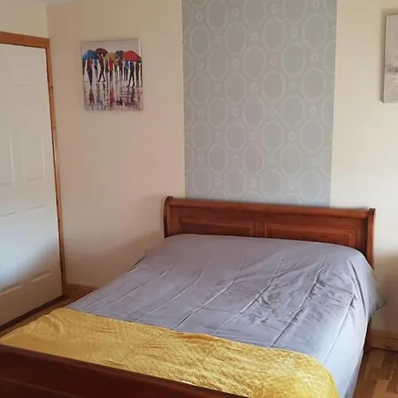 Apartamento Sleeps 7 With Mezzanine Banagher