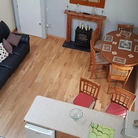 Апартаменты Sleeps 7 With Mezzanine