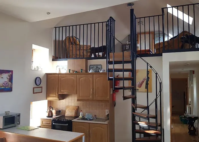 Апартаменты Sleeps 7 With Mezzanine *