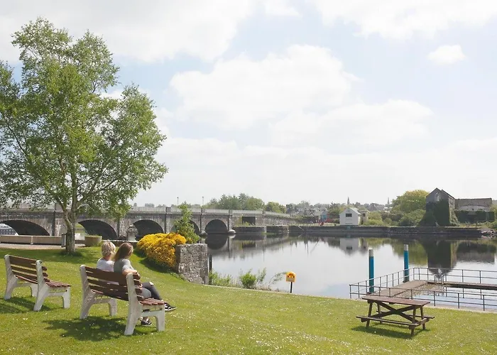 Sleeps 7 With Mezzanine Banagher