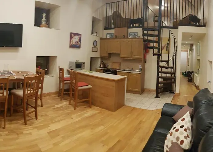 Апартаменты Sleeps 7 With Mezzanine Banagher