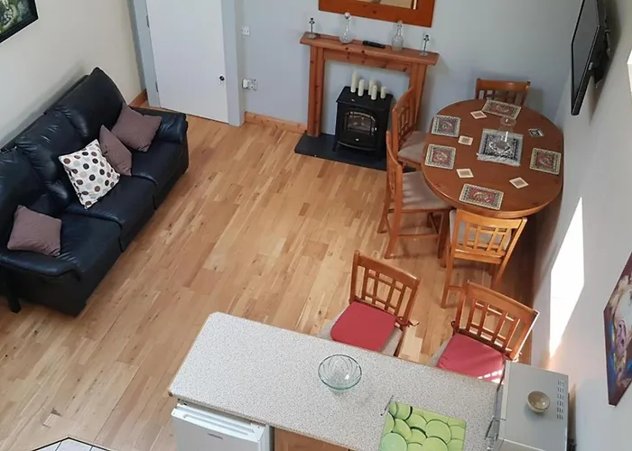 Апартаменты Sleeps 7 With Mezzanine