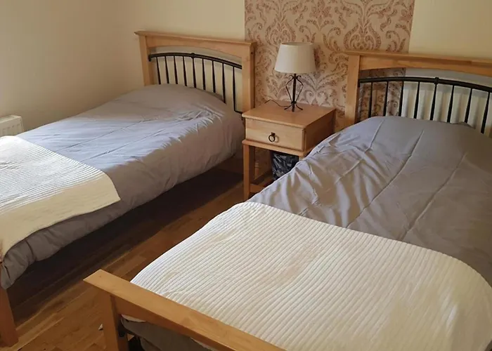 Апартаменты Sleeps 7 With Mezzanine *